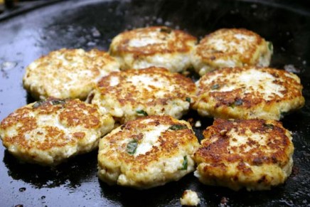 haukipullia ja juustokakkua