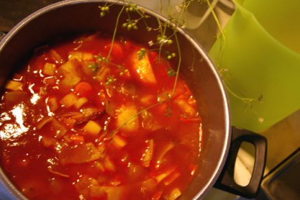 punainen kaalikeitto