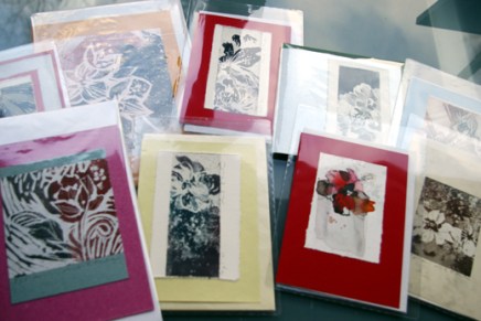 taidekortteja ja grafiikkaa joulubasaareihin