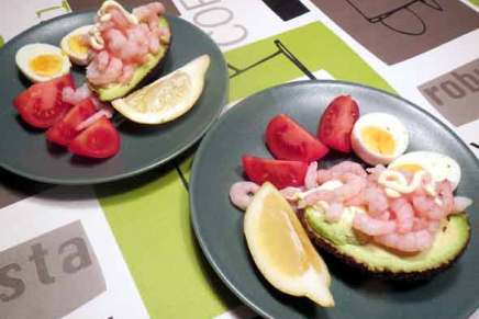 avocadoja ja katkarapuja