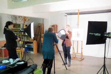 teoskuvia ja putoavia&nbsp;esineitä