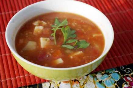 punaista linssikeittoa