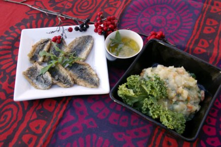 silakkapihvejä voi-salviakastikkeen kera