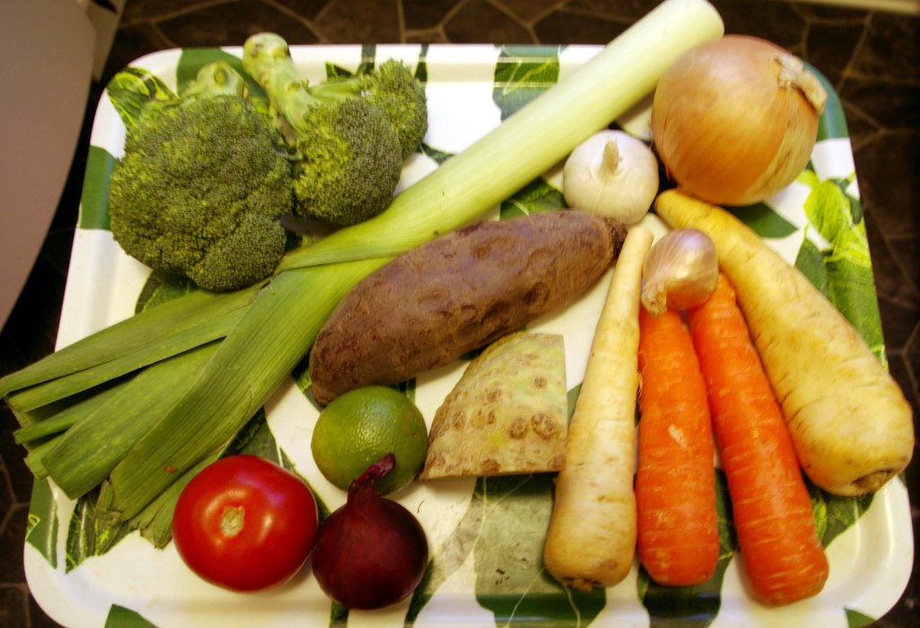 AINEKSIA HYVÄÄN PATAAN