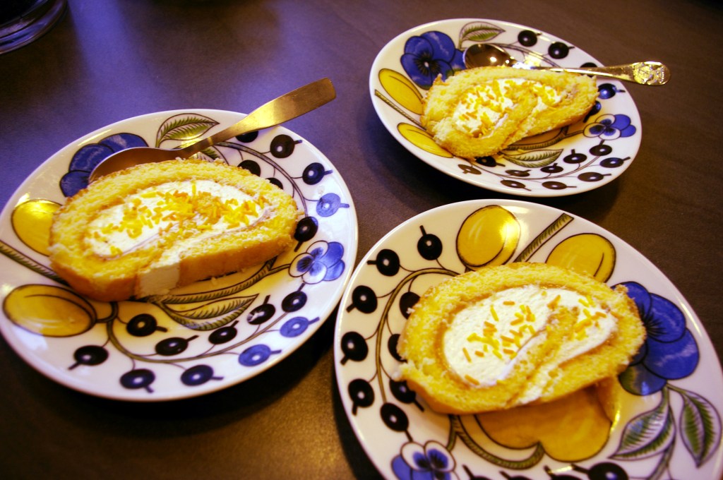 SITRUUNAKERMAINEN KÄÄRETORTTU