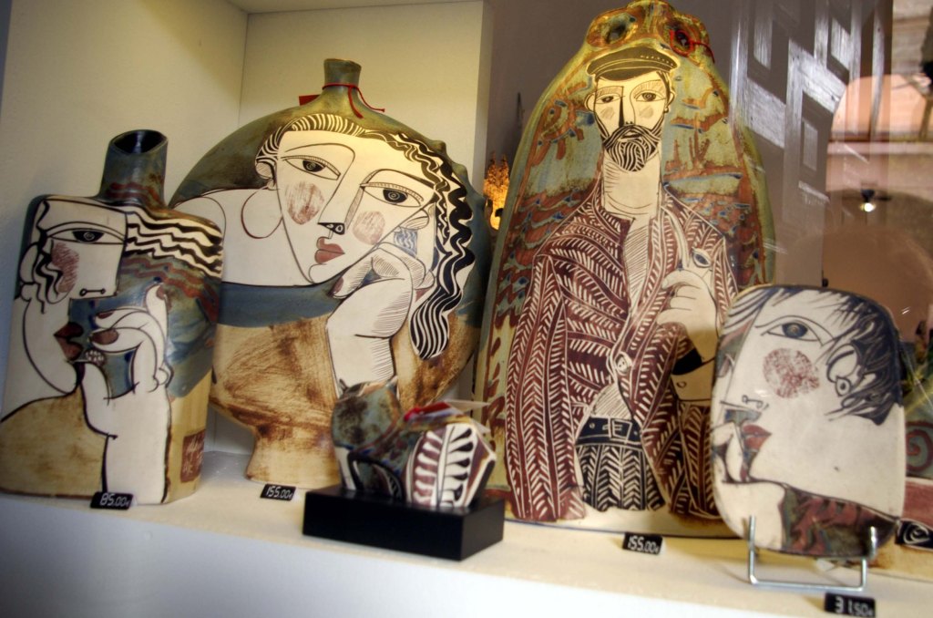 KUVANKAUNIS KERAMIIKKAKAUPPA