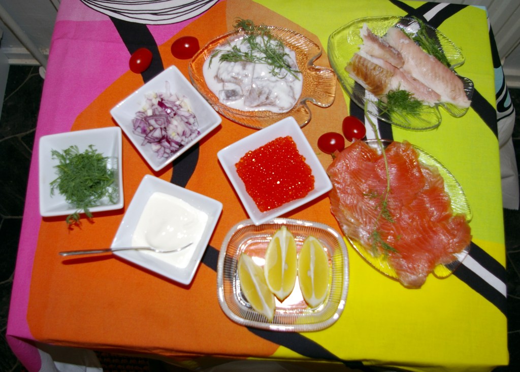 JOULUINEN KALAPÖYTÄ