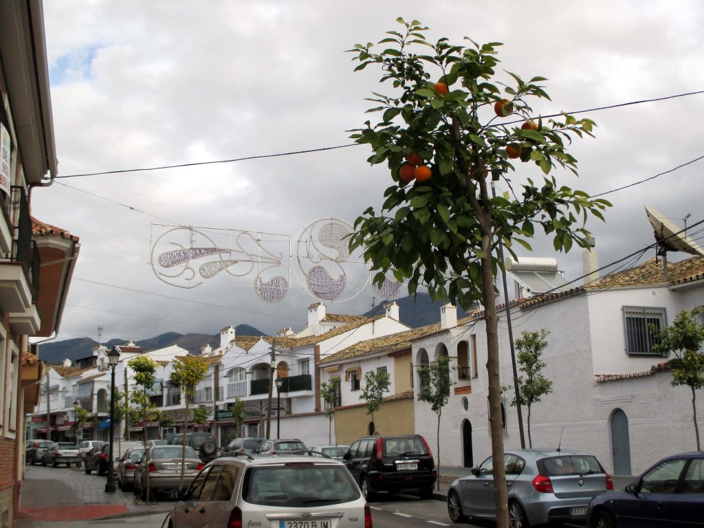 LOS PACOS ON KÄVELYMATKAN PÄÄSSÄ FUENGIROLASTA