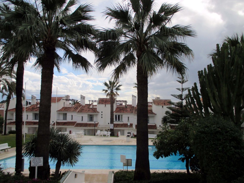 SUOMELAN VIEHÄTTÄVÄ SISÄPIHA