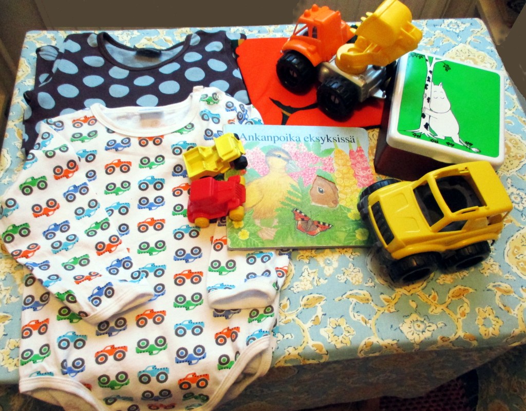 TULIAISIA POIKASILLE