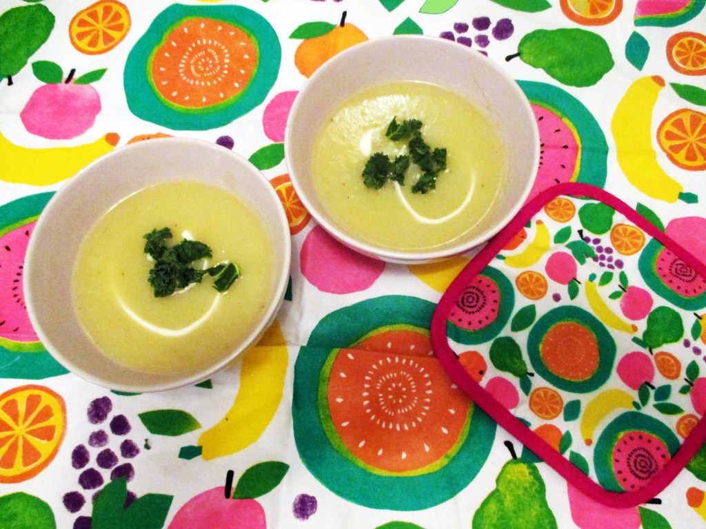 TUOKSUVAA MUSTAJUURIKEITTOA