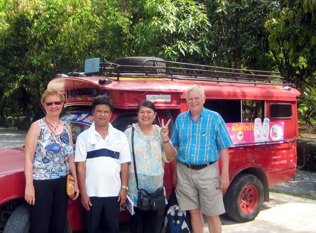 Tassa hauska ostosseurueemme 