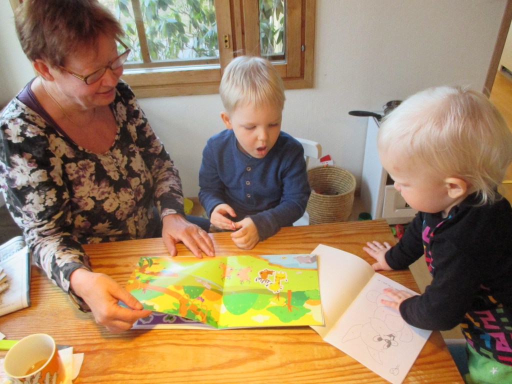 TARRAKIRJASSA RIITTÄÄ ASKARTELUA