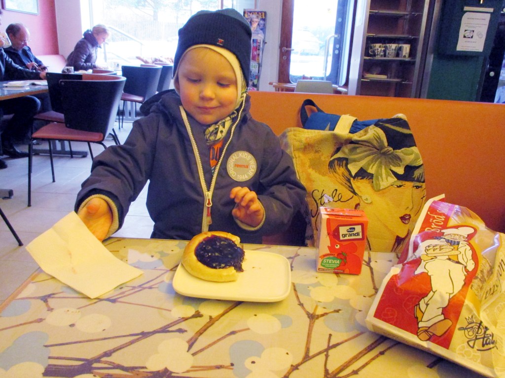 OTSO 3 V HALMEEN LEIPOMOSSA