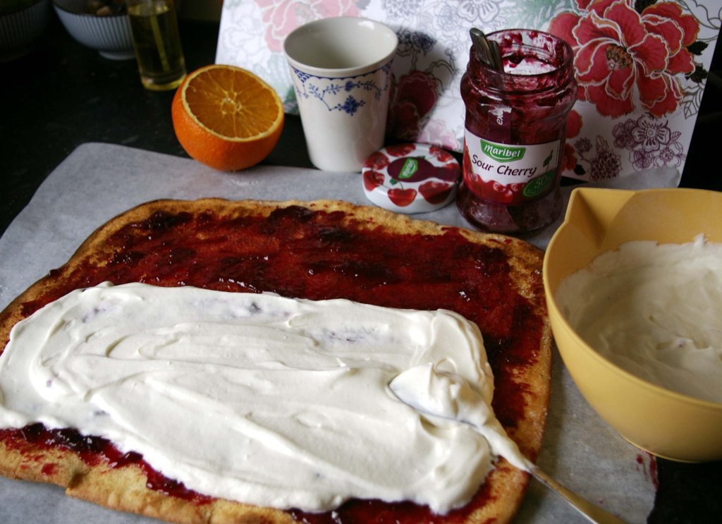 TÄYTETTÄ TULI VÄHÄN LIIKAA