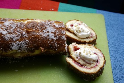 kirsikkarahkakääretorttu