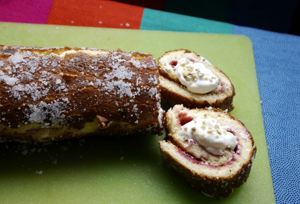 MEHEVÄ KÄÄRETORTTU