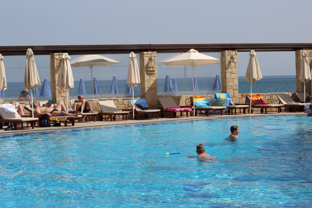 UIMA-ALTAALTA PÄÄSEE SUORAAN MEREN RANTAAN