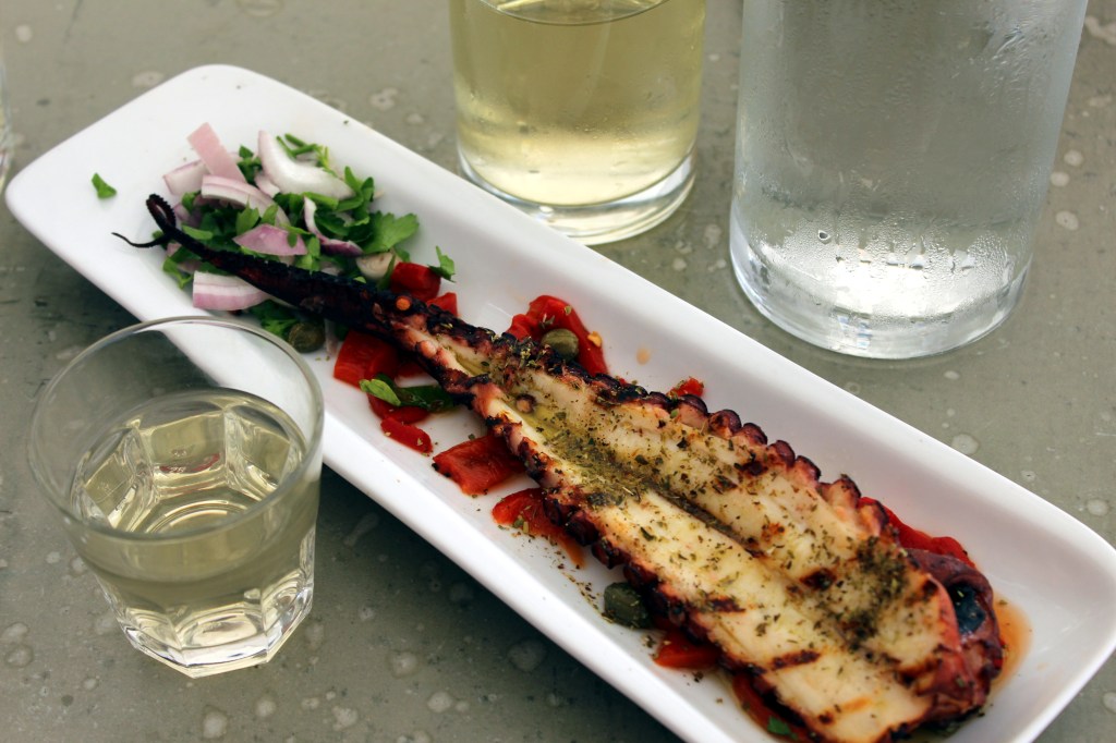 GRILLATTUA MUSTEKALAA, NAM