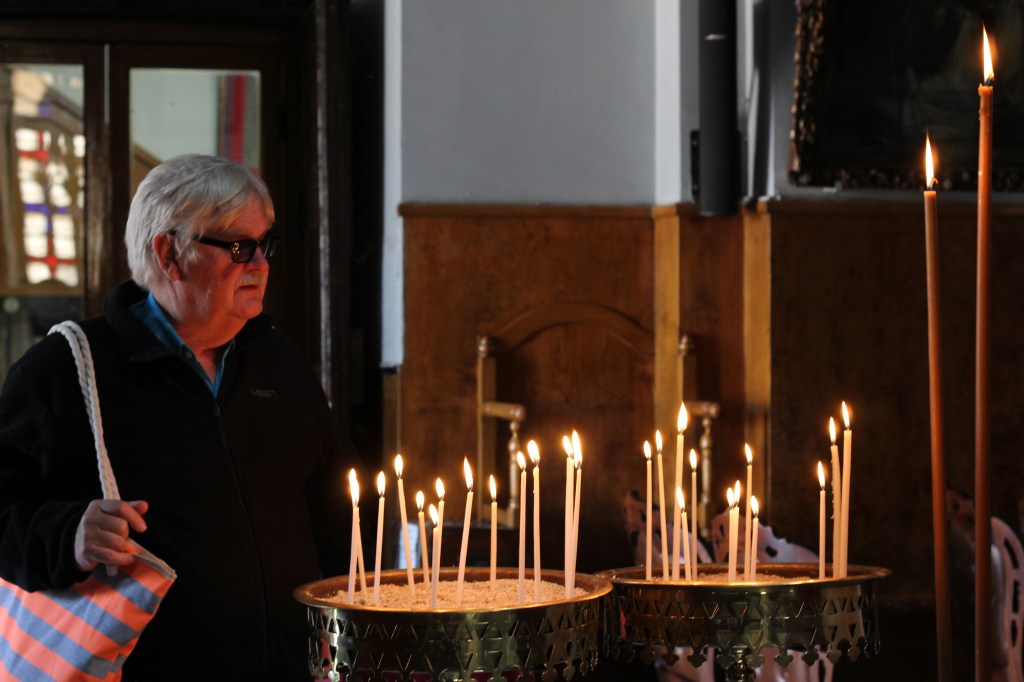 SYTYTIMME KAKSI KYNTTILÄÄ