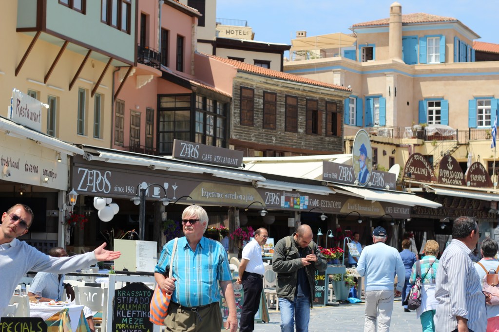 TURISTIVILINÄÄ SATAMASSA