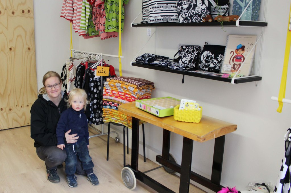 MURU-LASTENVAATTEITA LÖYTYY LAHDESTAKIN