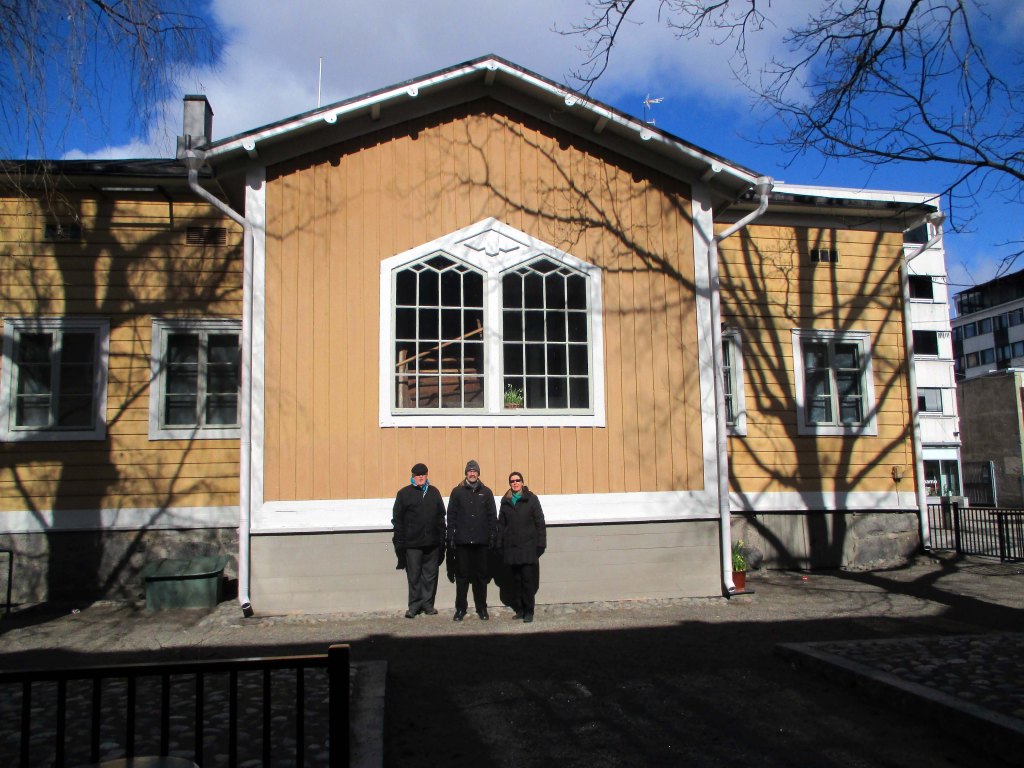 SIBELIUKSEN KOTITALON PIHALLA