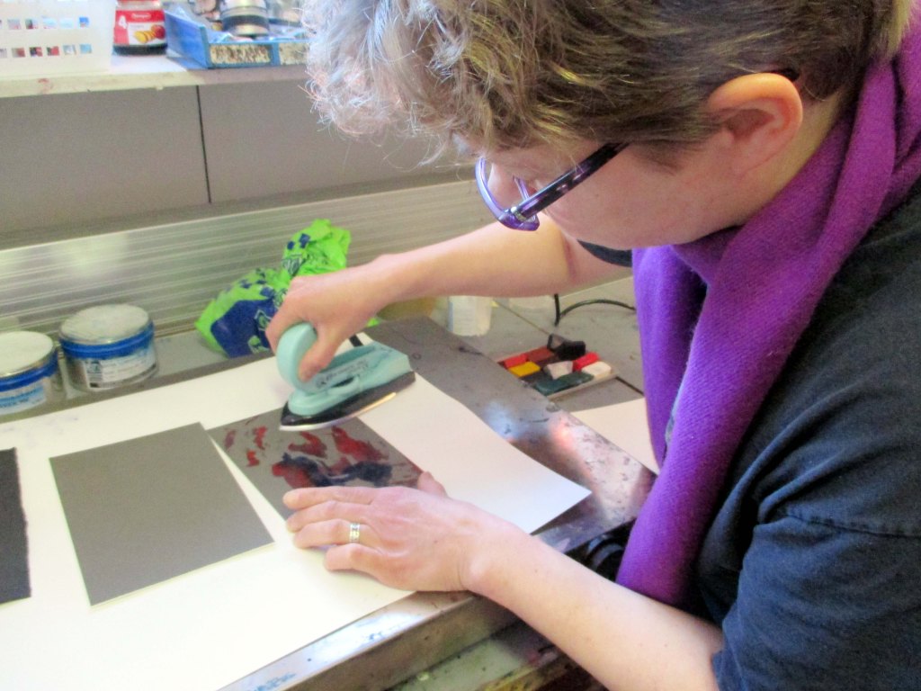 PETRA SILITTÄÄ MEHILÄISVAHAVÄREJÄ