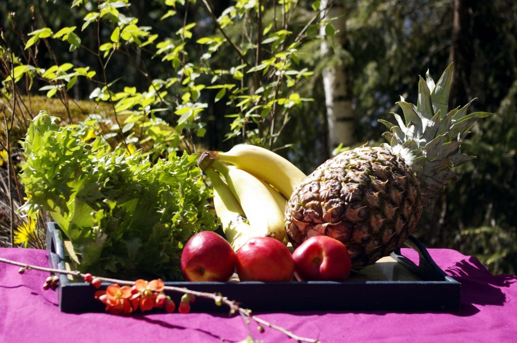 TUOREITA HEDELMIÄ KAUPPAREISSULTA