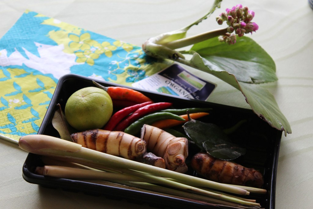 SALAINEN ASE - TUORE THAIRUOKAPAKKAUS SUORAAN BANGKOKISTA