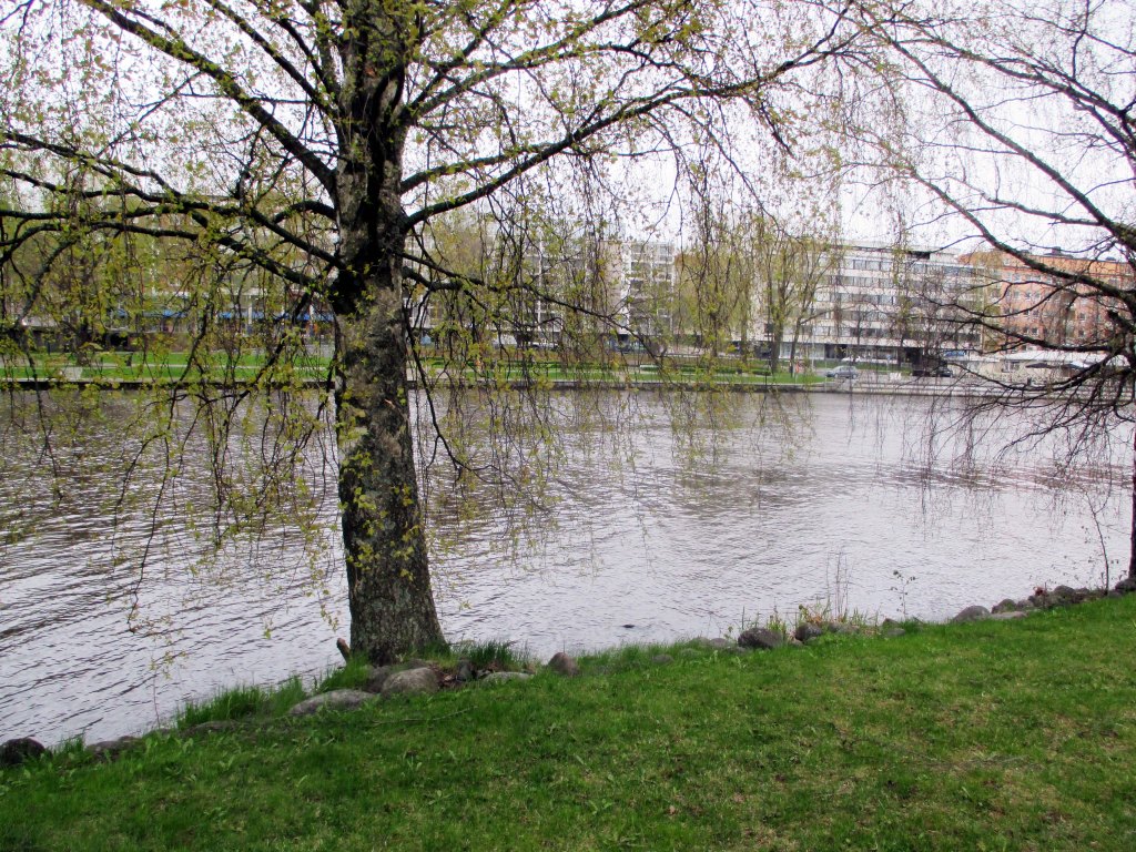 GALLERIAMME SIJATSEE HIENOLLA PAIKALLA VANAJAVEDEN RANNALLA RANTAKASINON TUNTUMASSA