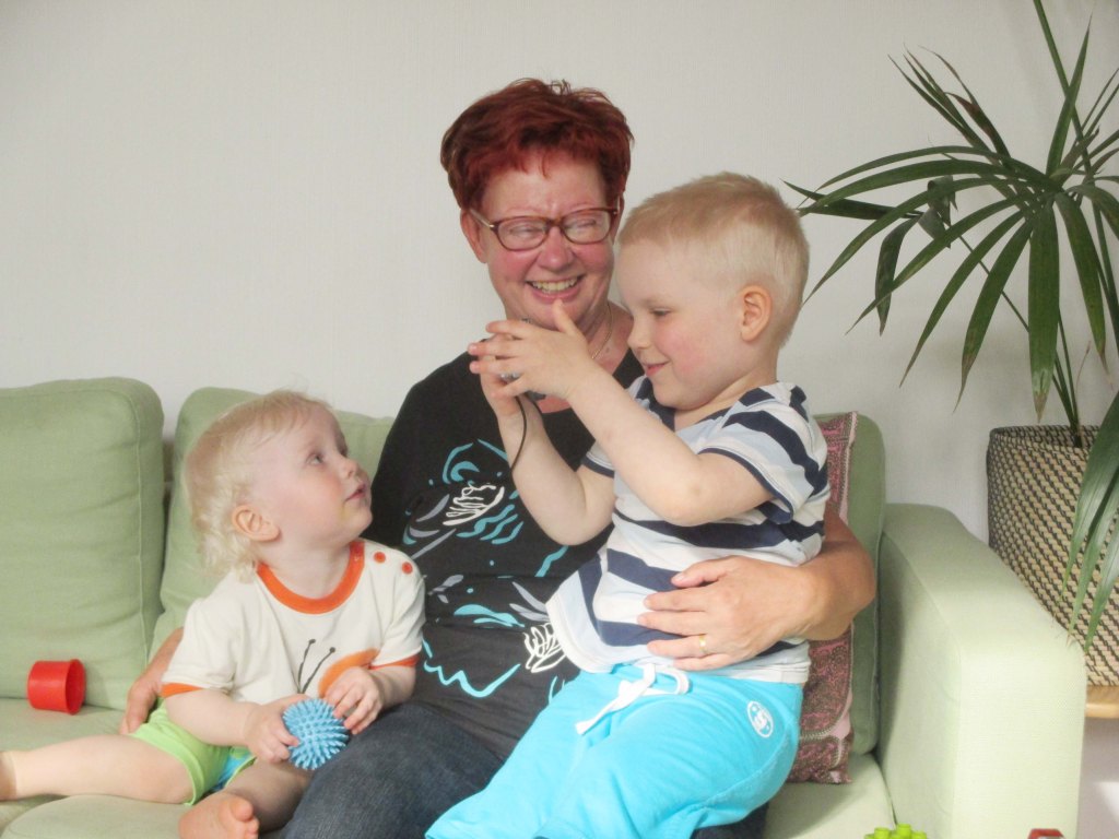 MUMMILLA JA OTSOLLA ON KESÄTUKKA