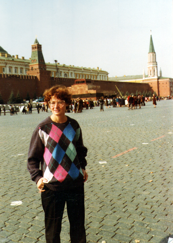 NUORI KUVAUSSIHTEERI MOSKOVAN PUNAISELLA TORILLA