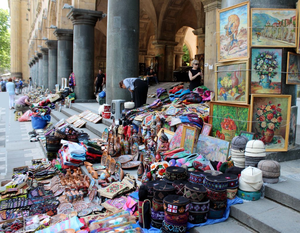 RUSTAVELIKADULLA OLI TARJOLLA MATKAMUISTOJA