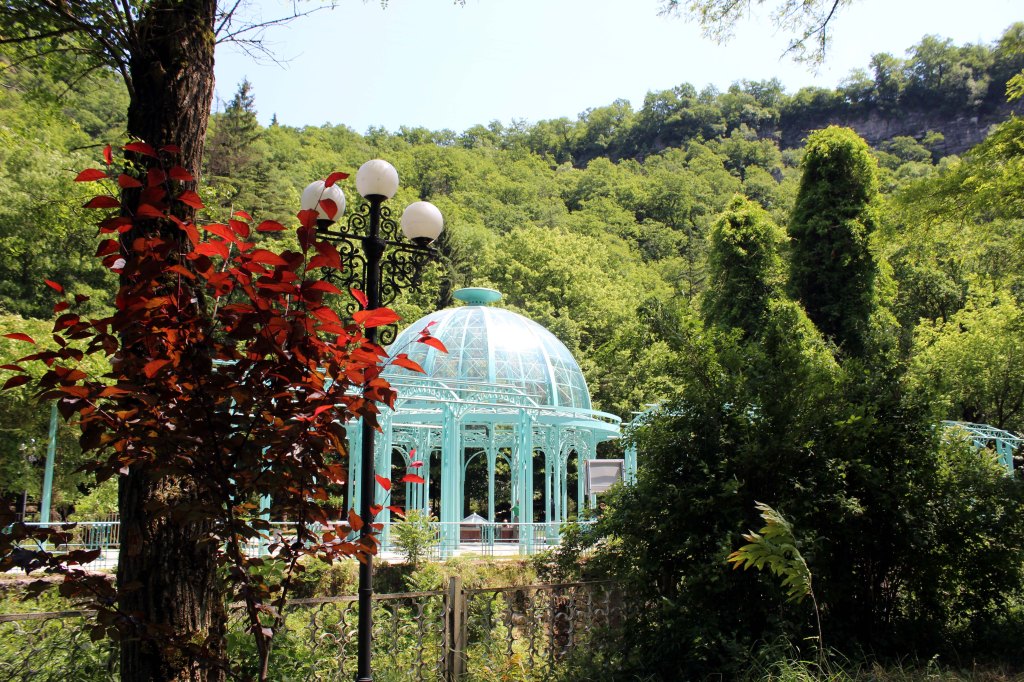 BORJOMIN KUULUISA KIVENNÄISVESILÄHDE