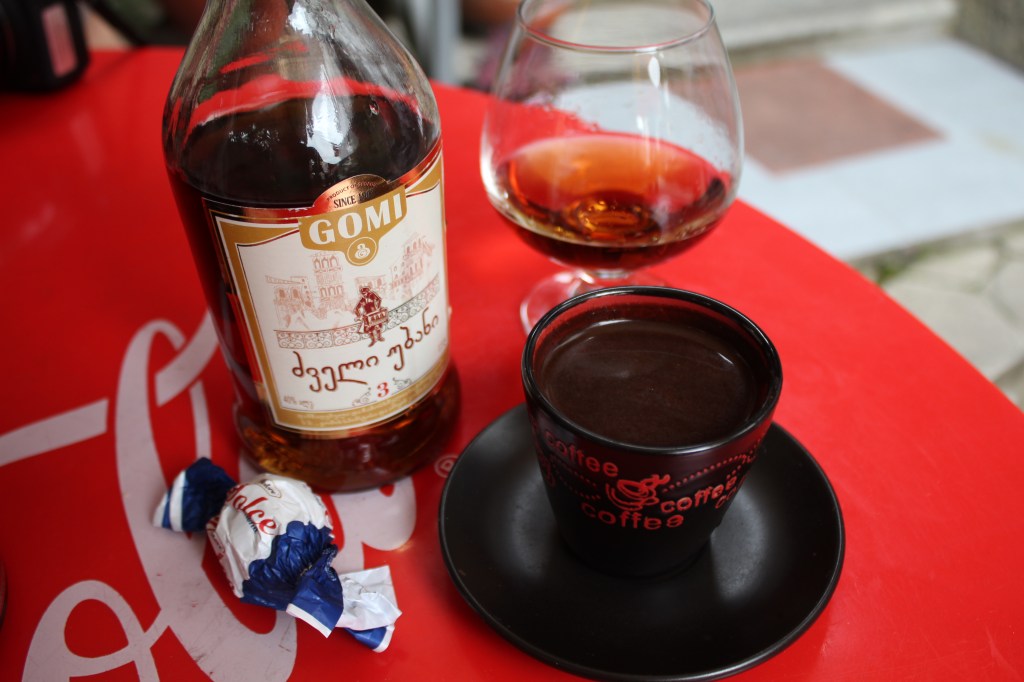 PAIKALLISTA KONJAKKIA