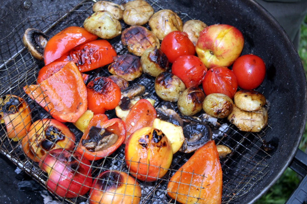 GRILLI OLI KUUMANA SATEESTA HUOLIMATTA