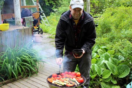 tuoretta kuhaa ja&nbsp;grillikasviksia