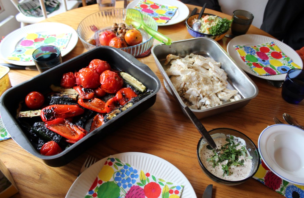 KESÄRUOKA PITI KATTAA SISÄLLE KOLEAN SÄÄN VUOKSI