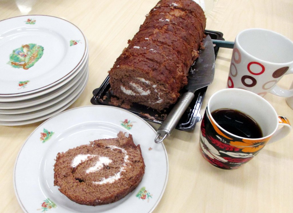 PÄIVÄKAHVIYLLÄTYS