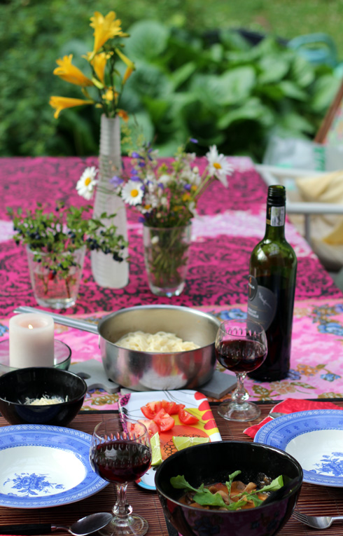 KYNTTILÄILLALLINEN KAHDELLE