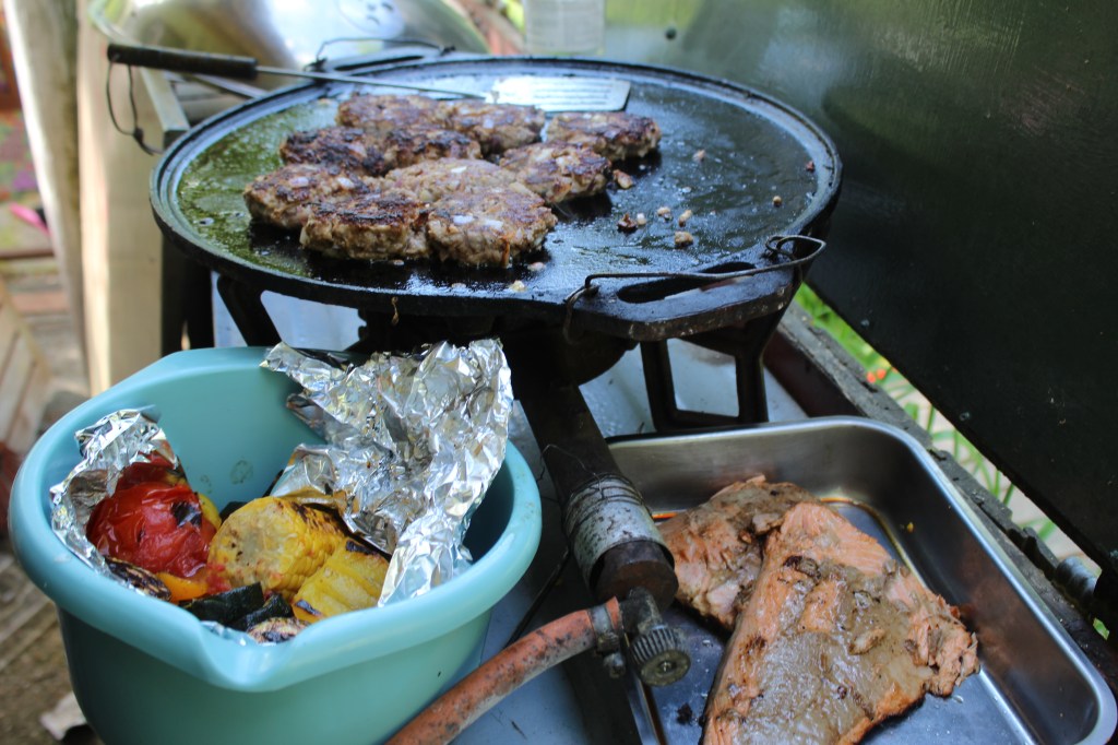 JUSSIN HERKKUA - JAUHELIHAPIHVEJÄ MUURIKALLA