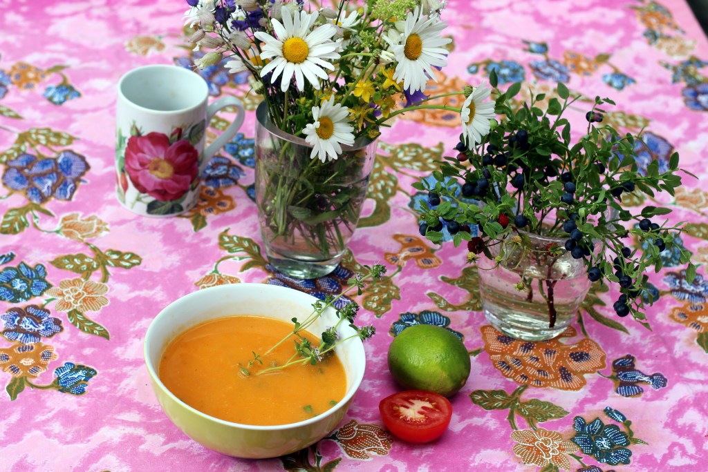 TUORETOMAATTIKEITTOA