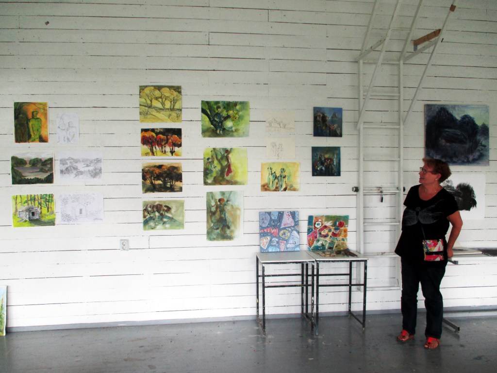 SELITTELYÄ OMIEN TÖIDEN ÄÄRELLÄ