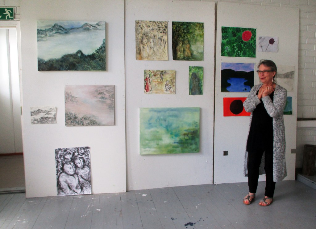 TAITEILIJASISKO MARI SELITTELYVUOROSSA