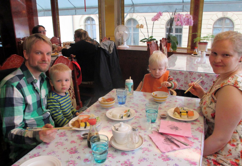 JUHLALOUNAALLA HÄMEENLINNASSA