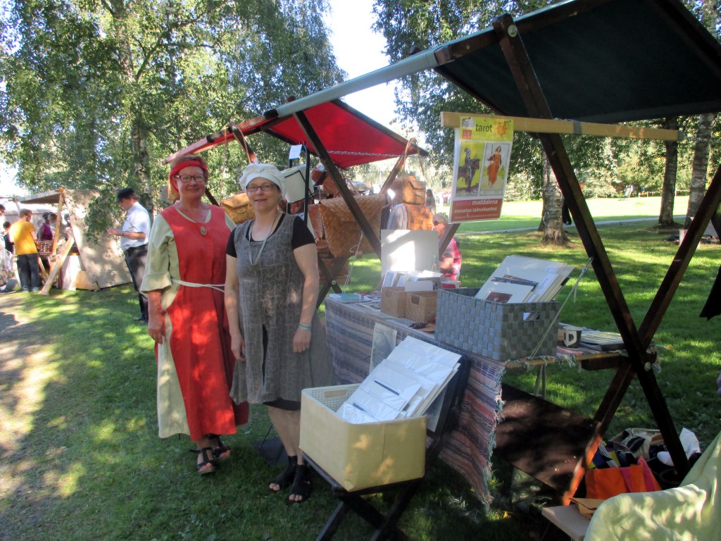 PETRAN SEURASSA KESKIAIKAMARKKINOIDEN TORIKOJULLA