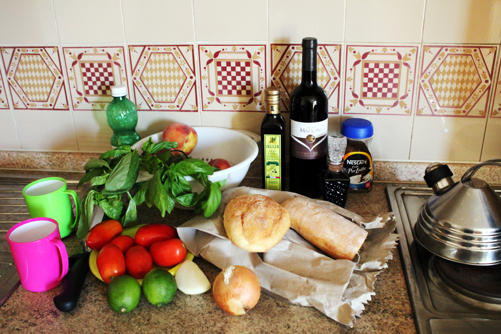 KOTIKOKKAUSTA SARDINIAN LOMALLA