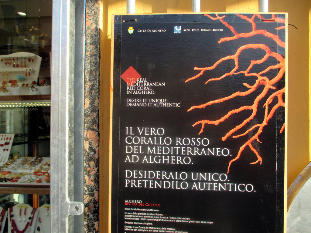 PUNAINEN KORALLI ON ALGHERON TUNNUS