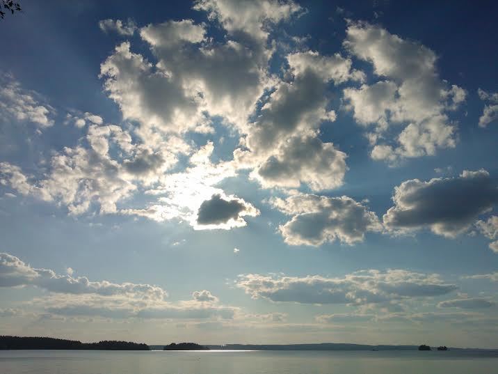 POUTAPILVIÄ VANAJANSELÄN YLLÄ